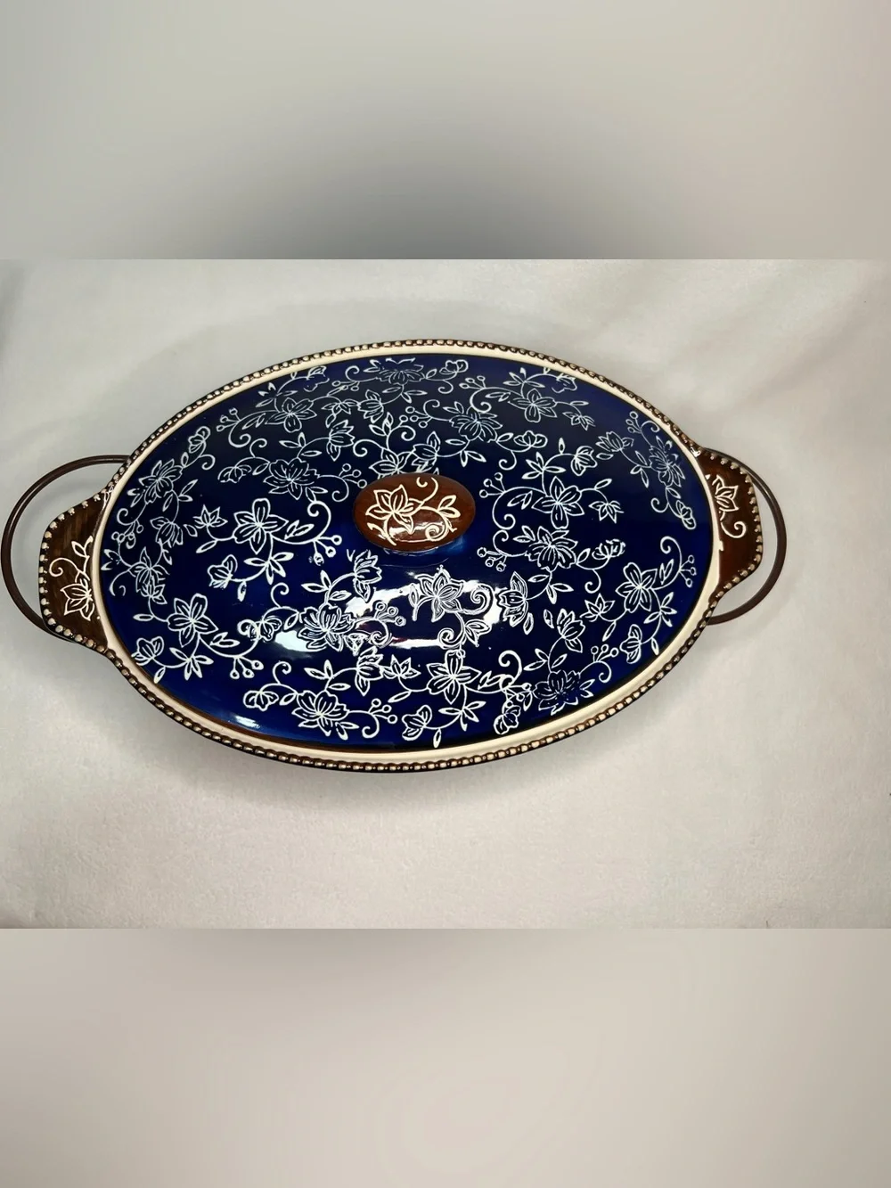 TEMPTATIONS BY TARA FLORAL LACE BLUE OVAL COV CASSEROLE W TRIVET N RACK 3.5 Qt